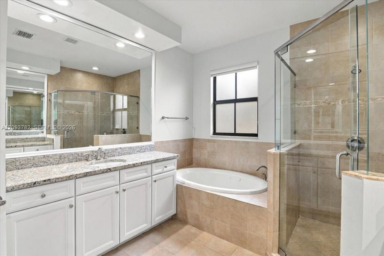 8770 NW 99th Path, Doral, FL 33178 Photo
