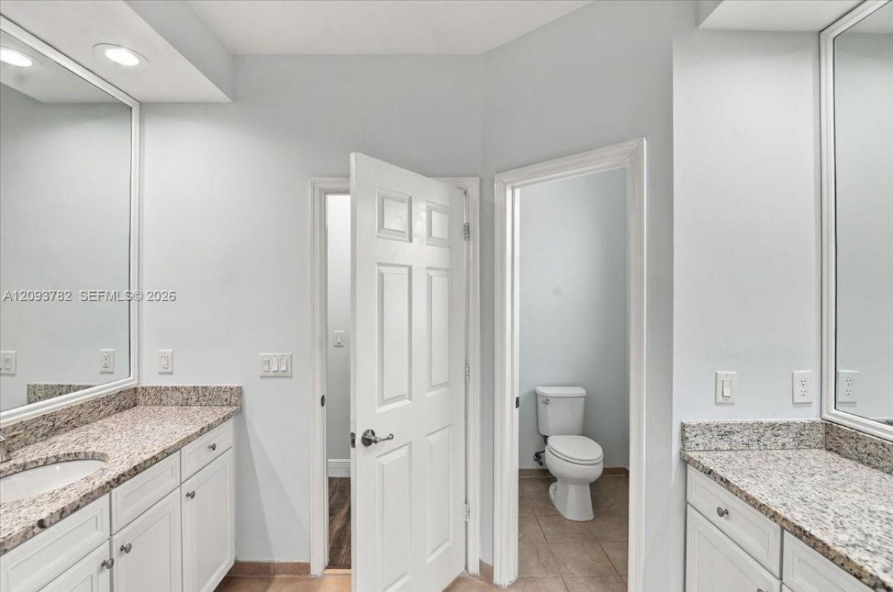 8770 NW 99th Path, Doral, FL 33178 Photo
