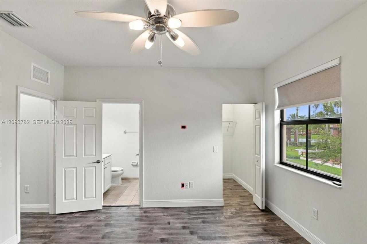 8770 NW 99th Path, Doral, FL 33178 Photo