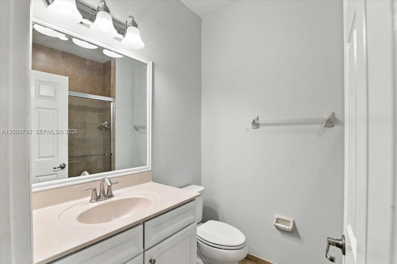 8770 NW 99th Path, Doral, FL 33178 Photo