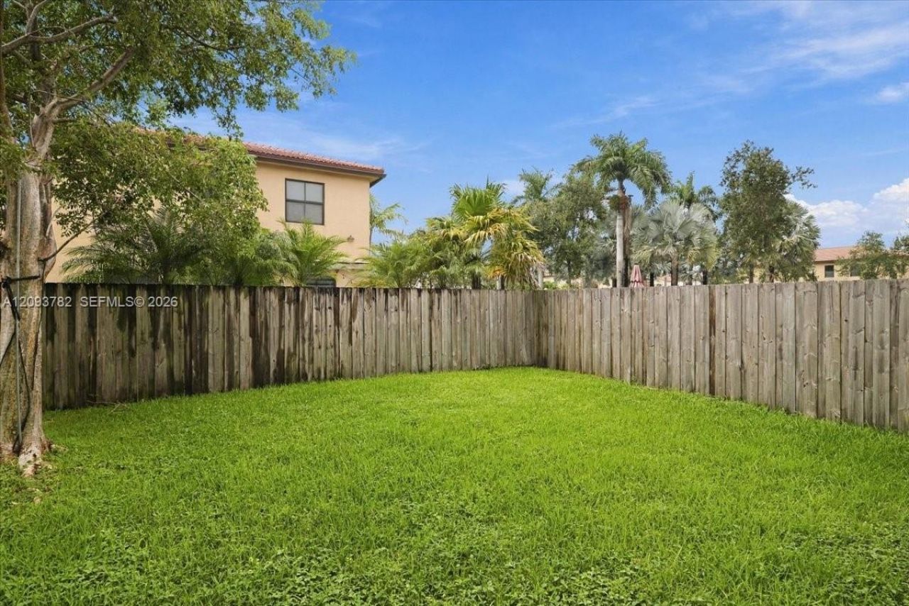 8770 NW 99th Path, Doral, FL 33178 Photo