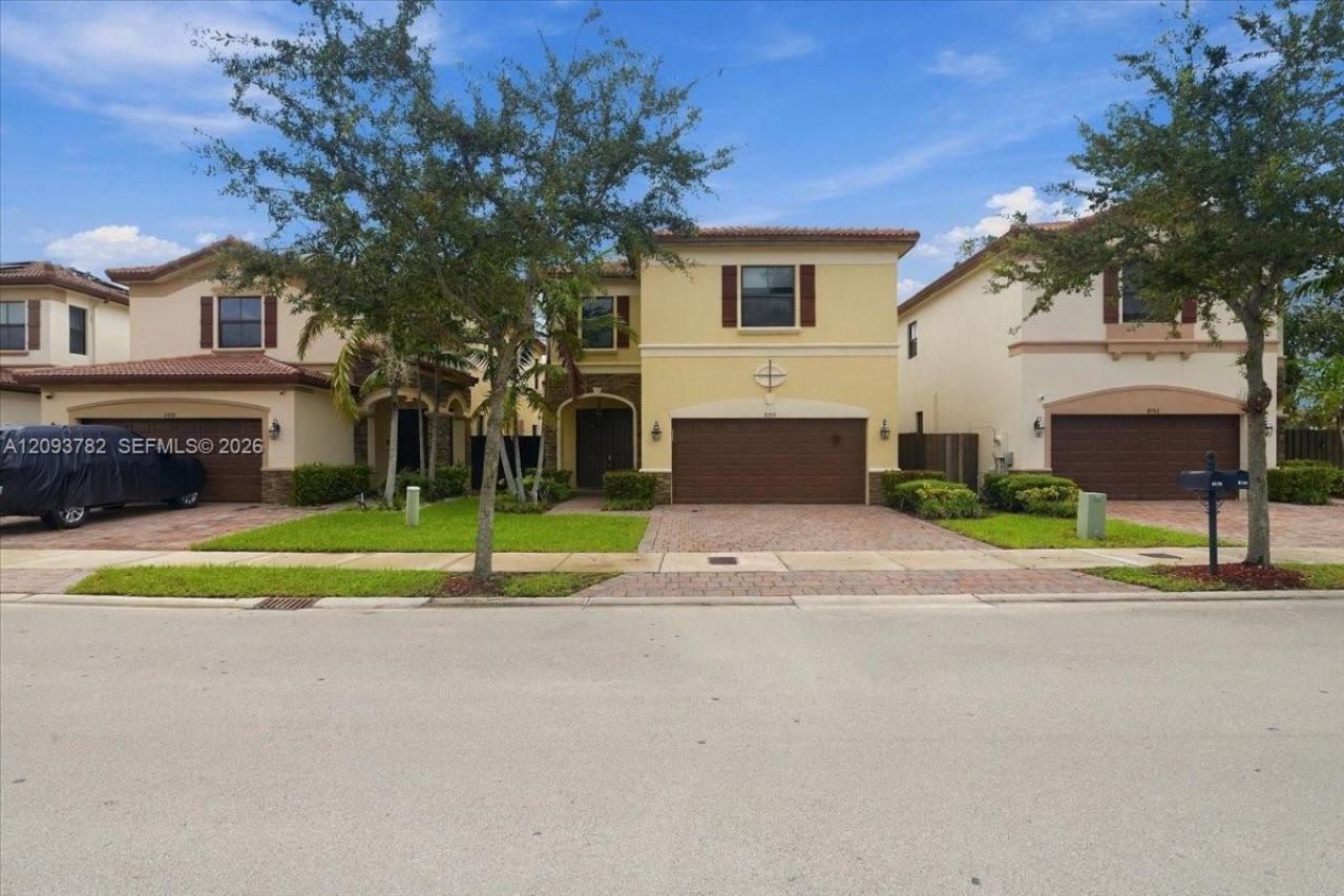 8770 NW 99th Path, Doral, FL 33178 Photo