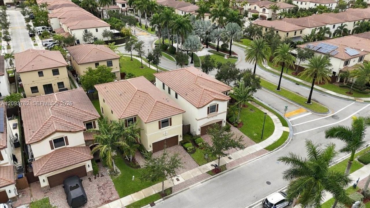 8770 NW 99th Path, Doral, FL 33178 Photo