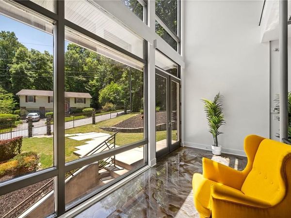 643 Larchmont Circle NW, Atlanta, GA 30318