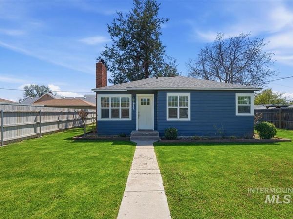 211 W. Dewey Ave., Nampa, ID 83686
