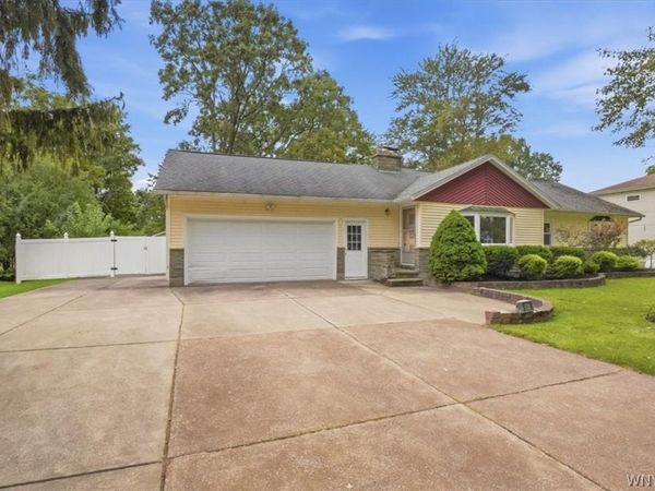 930 Elliott Drive, Lewiston, NY 14092