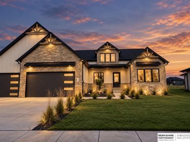 3620 Tree Line Drive, Lincoln, NE 68516