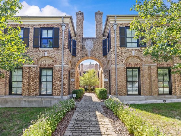 122 Cottage Place , Charlotte, NC 28207