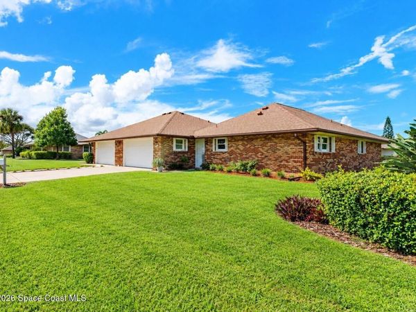 200 Chalet Avenue, Indialantic, FL 32903