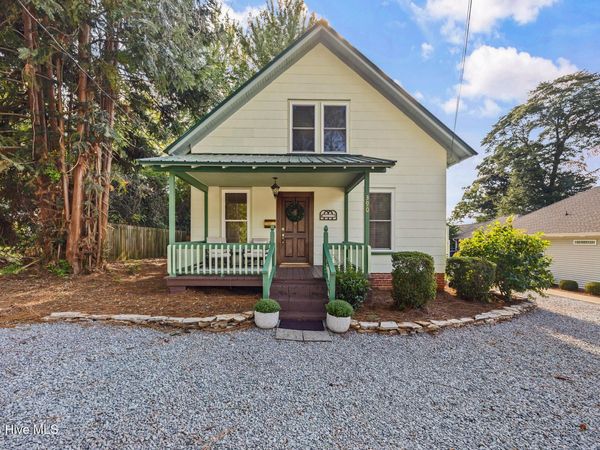 390 W Connecticut Avenue, Southern Pines, NC 28387