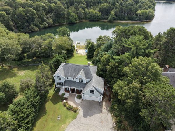10 Indian Pond Pt, Barnstable, MA 02648