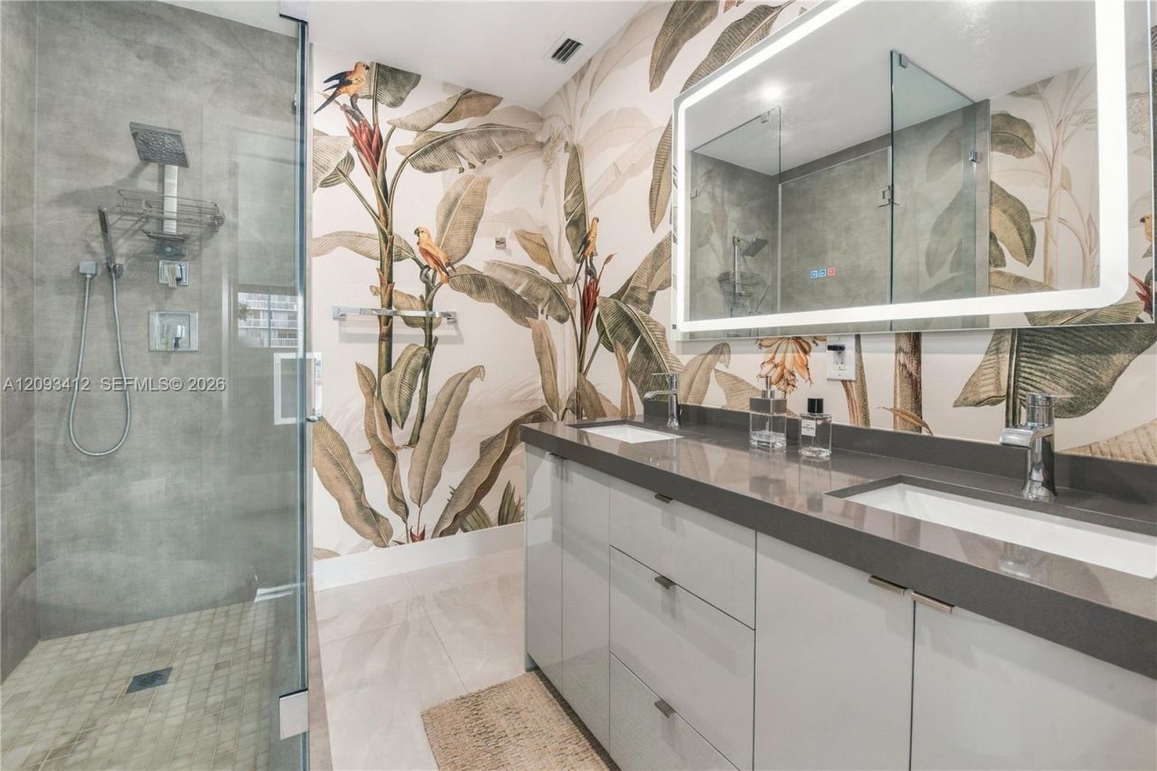 8533 Crespi Blvd, Miami Beach, FL 33141 Photo