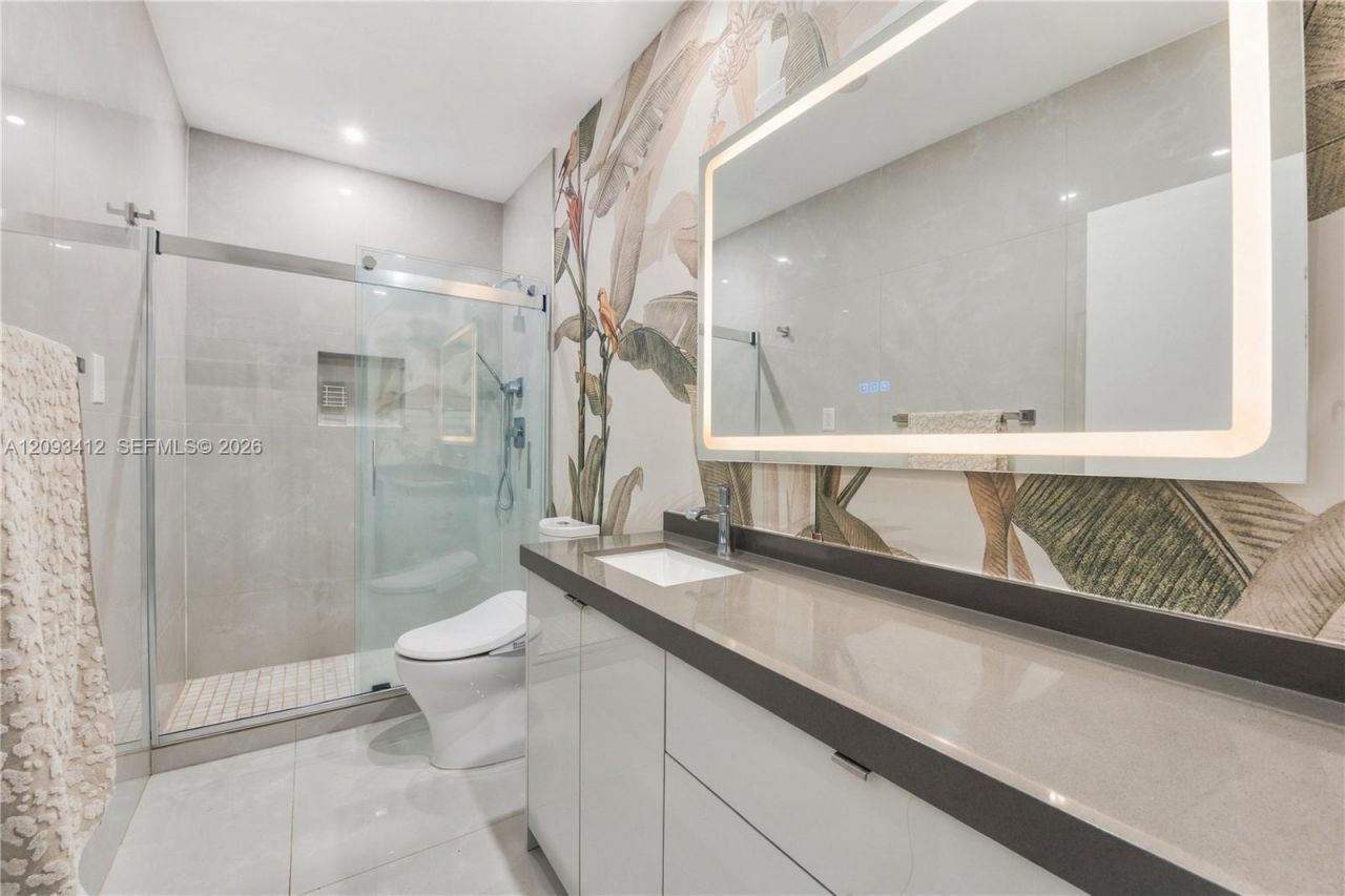 8533 Crespi Blvd, Miami Beach, FL 33141 Photo