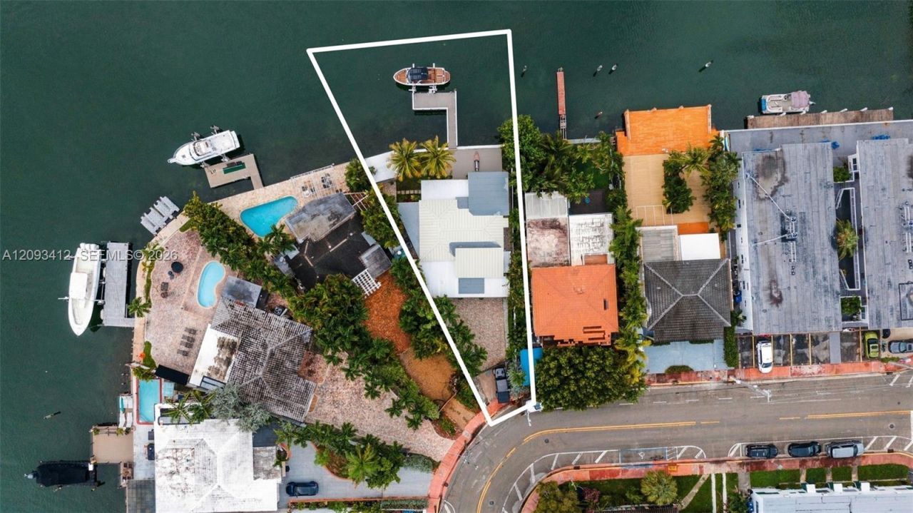 8533 Crespi Blvd, Miami Beach, FL 33141 Photo