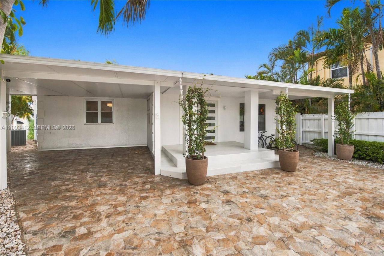 8533 Crespi Blvd, Miami Beach, FL 33141 Photo
