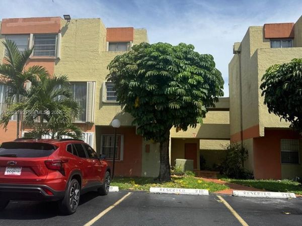 9321 SW 4th St , Unit 215C, Miami, FL 33174