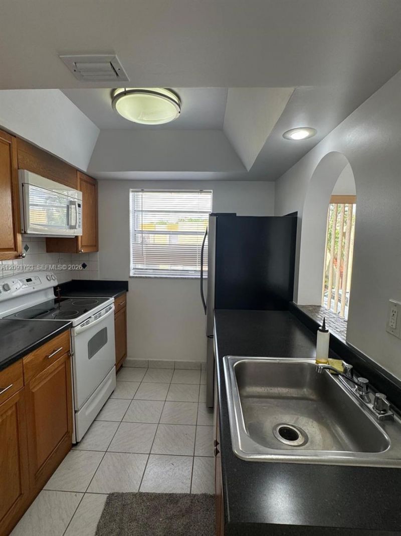 9321 SW 4th St, Unit 215C, Miami, FL 33174 Photo