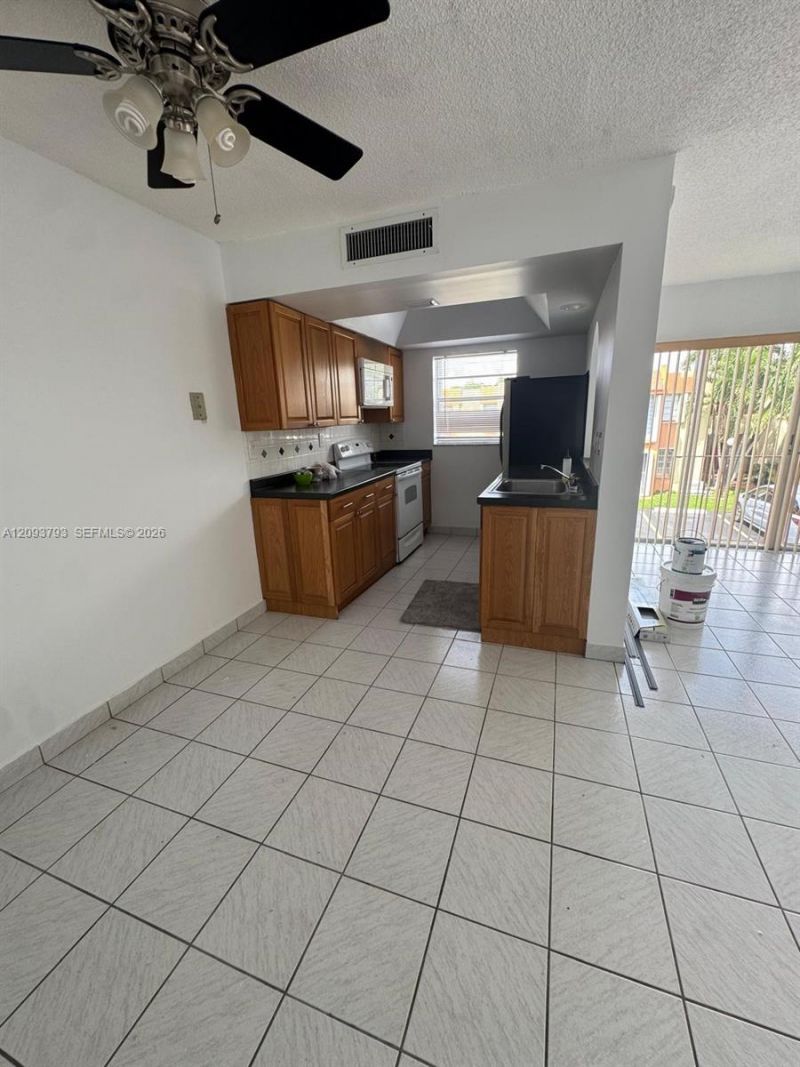9321 SW 4th St, Unit 215C, Miami, FL 33174 Photo
