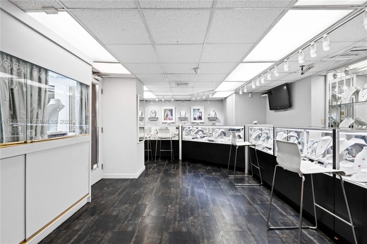 36 NE 1st Street, Miami, FL 33132 Photo