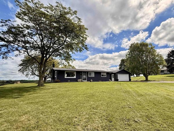 N5551 7 HILLS ROAD, Fond Du Lac, WI 54937