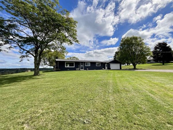 N5551 7 HILLS ROAD, Fond Du Lac, WI 54937