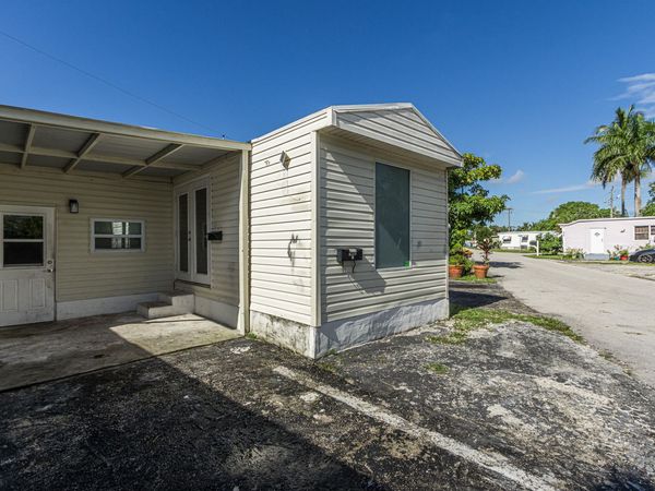 2776 NW 29th Place, Oakland Park, FL 33311