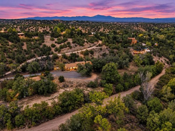 20 B Glowing Star Road , Santa Fe, NM 87506