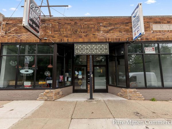 1809 Plainfield Avenue NE, Grand Rapids, MI 49503