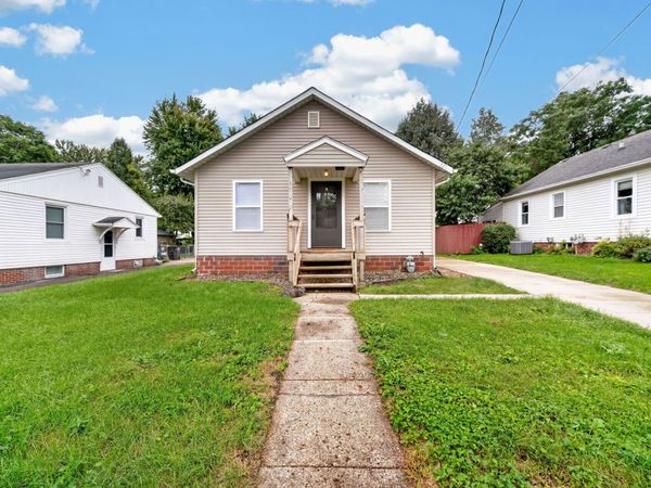 1419 E Tiffin Avenue, Des Moines, IA 50316