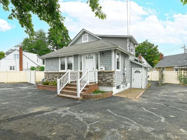 704 Newbridge Road , North Bellmore, NY 11710