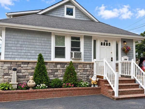 704 Newbridge Road , North Bellmore, NY 11710