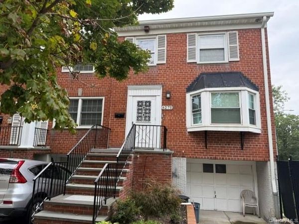 6275 Douglaston Parkway , Unit 11, Little Neck, NY 11362