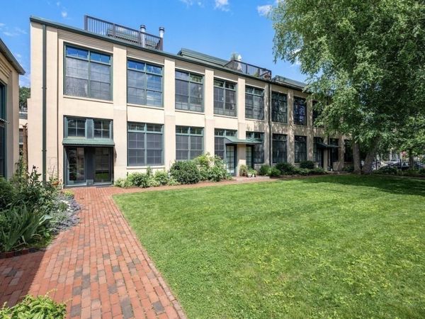 155 Brookline St, Unit 8, Cambridge, MA 02139