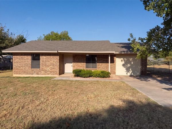 711 Vickie Drive , Azle, TX 76020