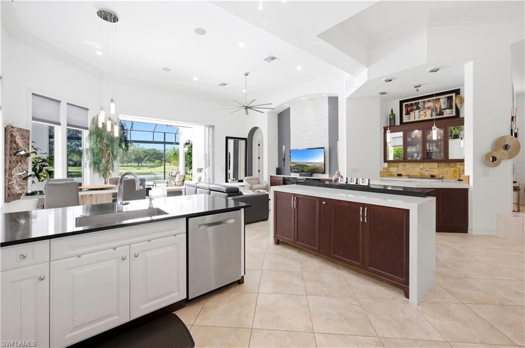 9081 Terranova Dr, Naples, FL 34109 Photo
