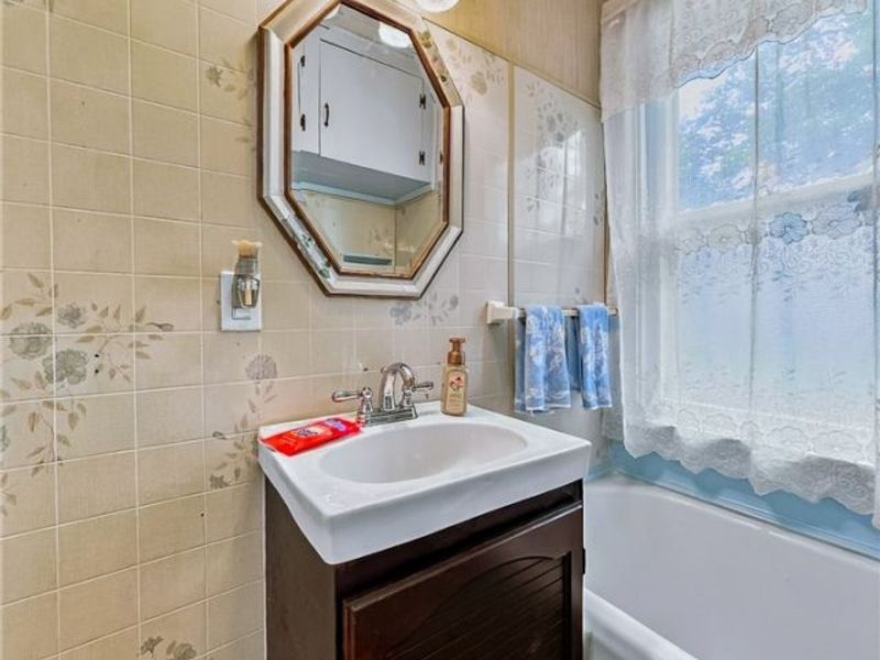 24958 Kennedy Ridge Road, North Olmsted, OH 44070 Photo 18