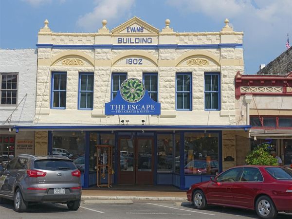 713 S Main ST, Georgetown, TX 78626