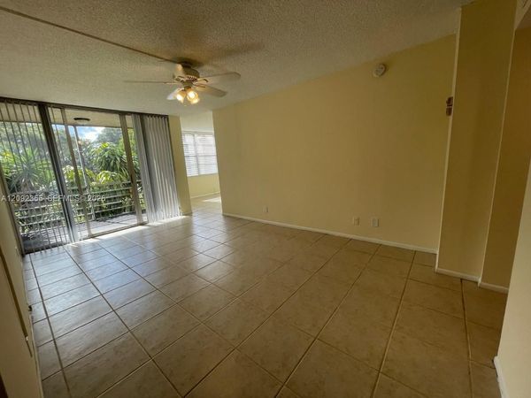 9431 Live Oak Pl , Unit 203, Davie, FL 33324