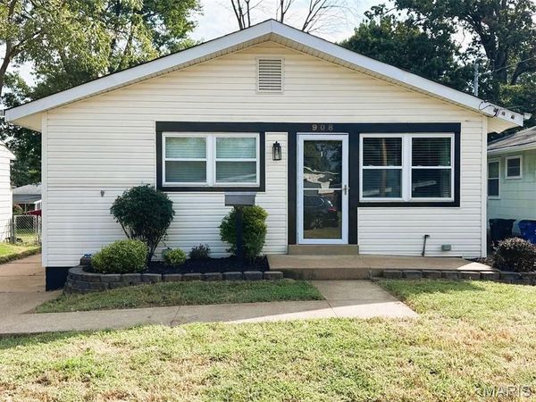 908 Des Peres Drive , St Louis, MO 63131