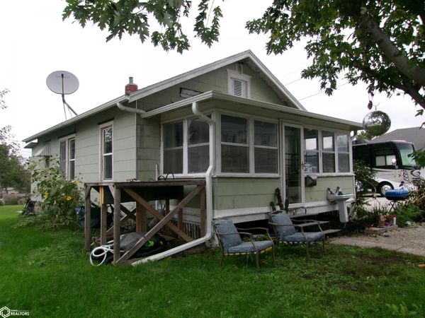 105 W Irving Street, Creston, IA 50801