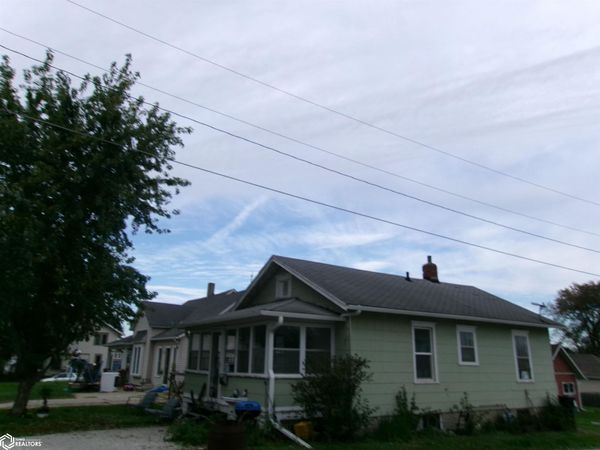 105 W Irving Street, Creston, IA 50801