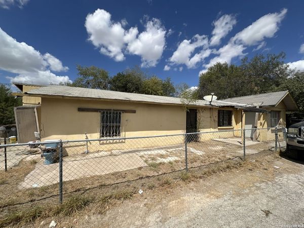 34 COUNTY ROAD 521, Eagle Pass, TX 78852