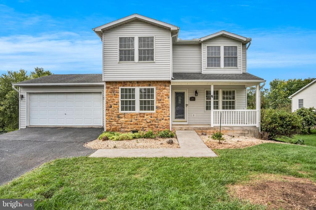 304 NEBINGER STREET, LEWISBERRY, PA 17339