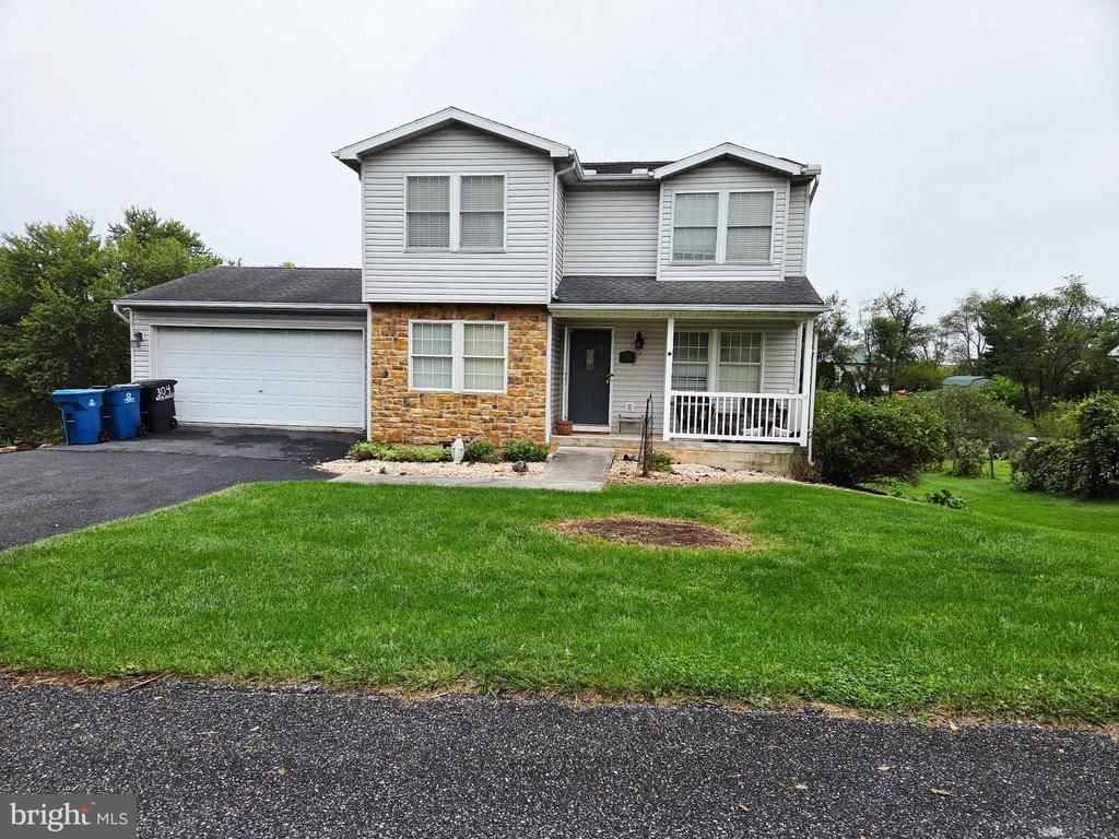 304 NEBINGER STREET , LEWISBERRY, PA 17339