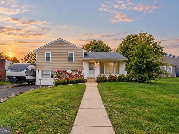 2232 E HELMS MNR, UPPER CHICHESTER, PA 19061
