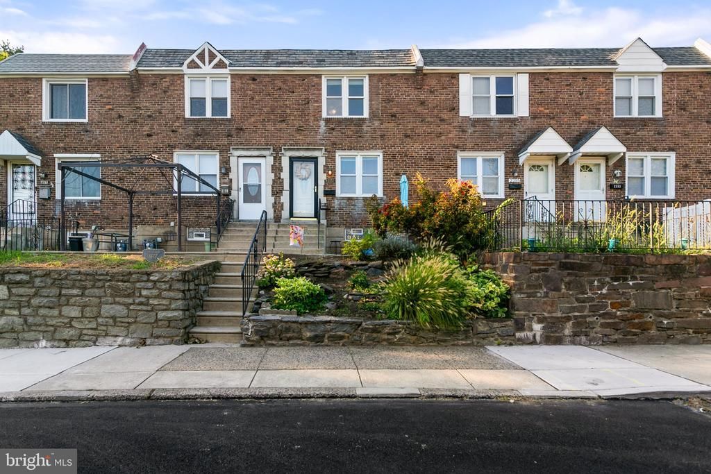 2257 DERMOND AVENUE, UPPER DARBY, PA 19082