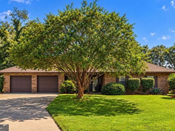 149 Lake View Circle, Brunswick, GA 31525