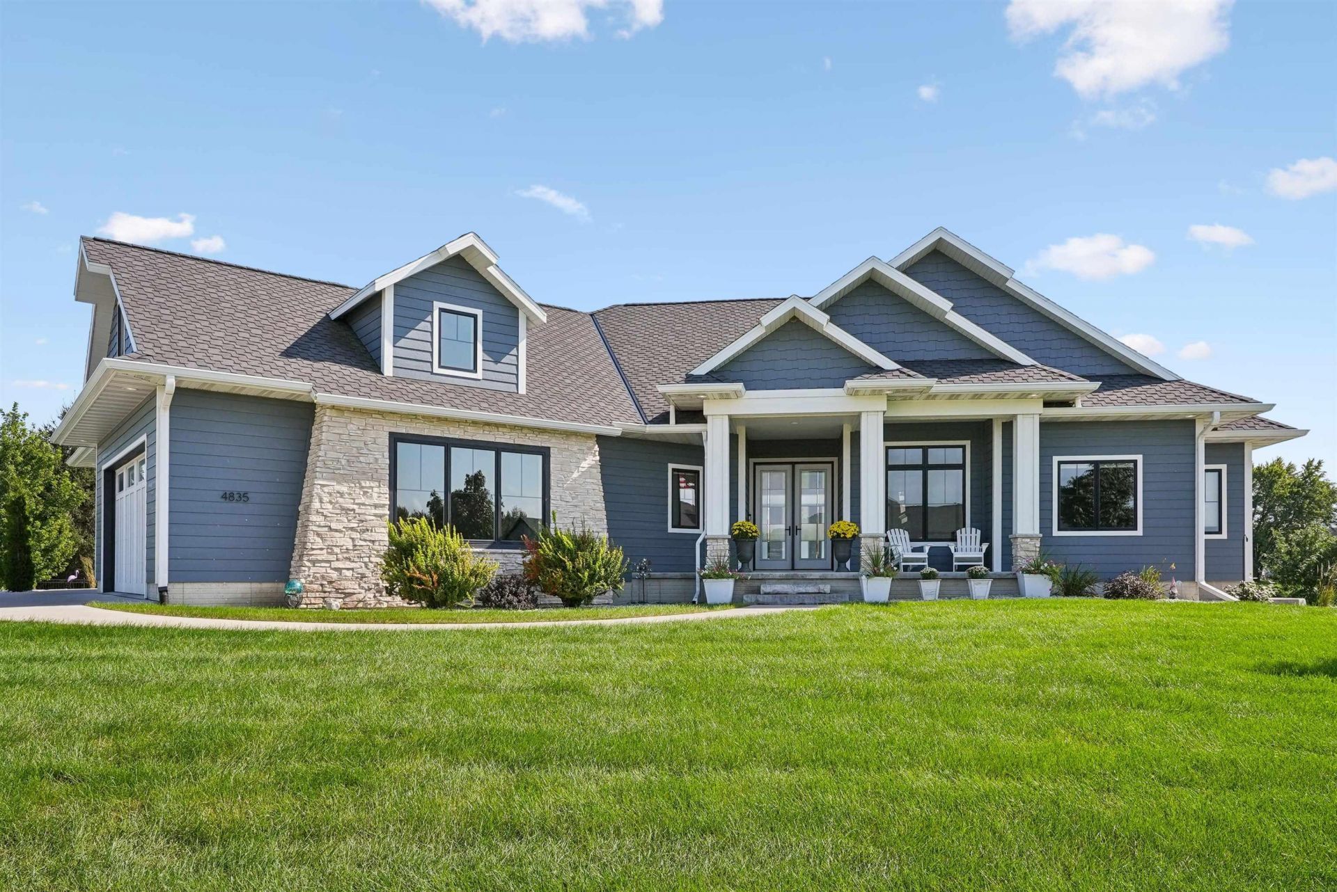 4835 Shelley Court, Waterloo, IA 50701 Main Photo