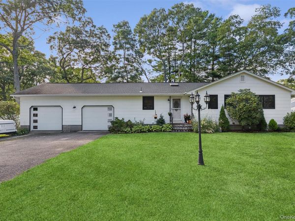 38 Heston Road , Shirley, NY 11967