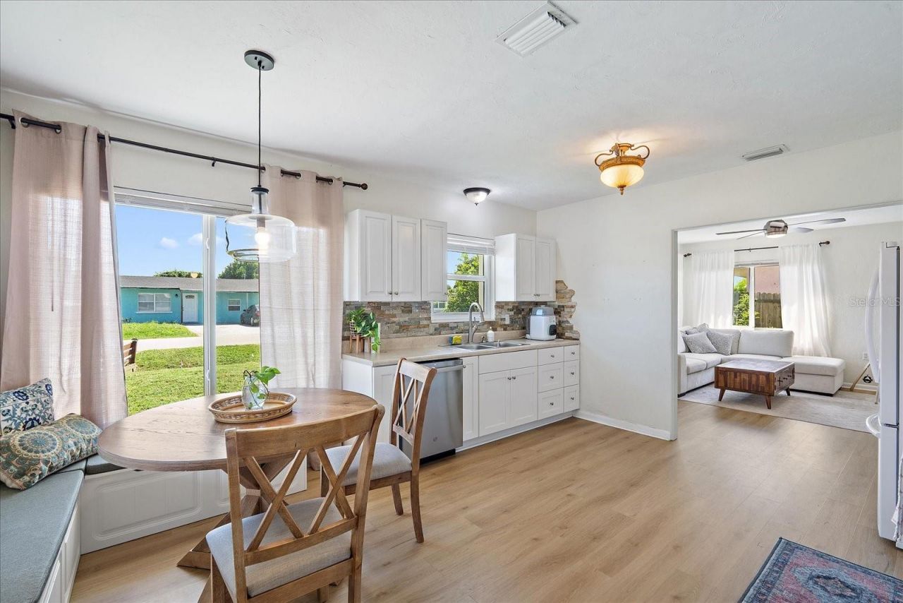 5932 Richard Place, Sarasota, FL 34231 Photo